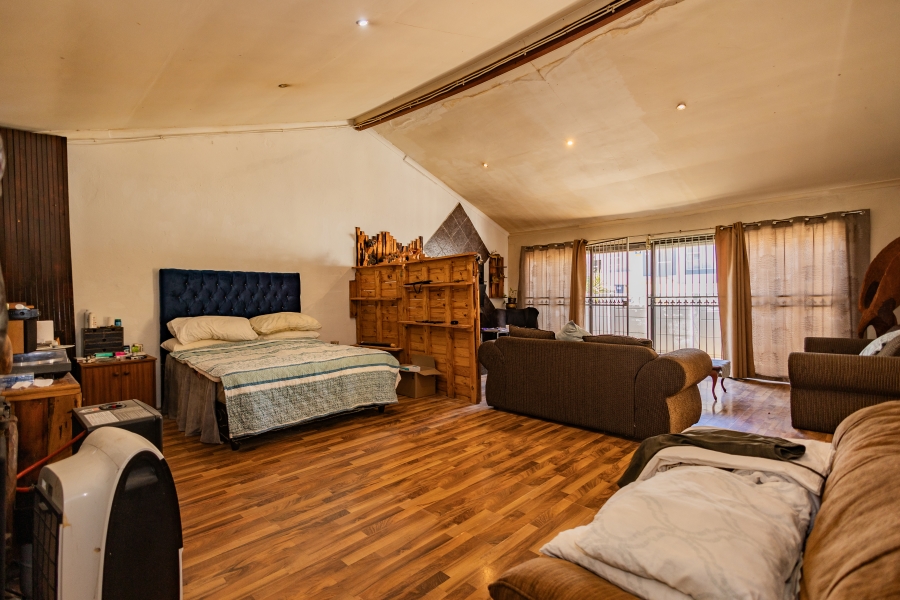 7 Bedroom Property for Sale in Protea Heights Western Cape